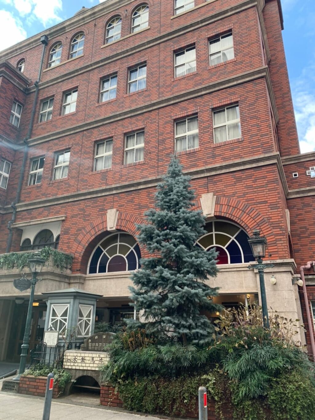 馬車道十番館外観