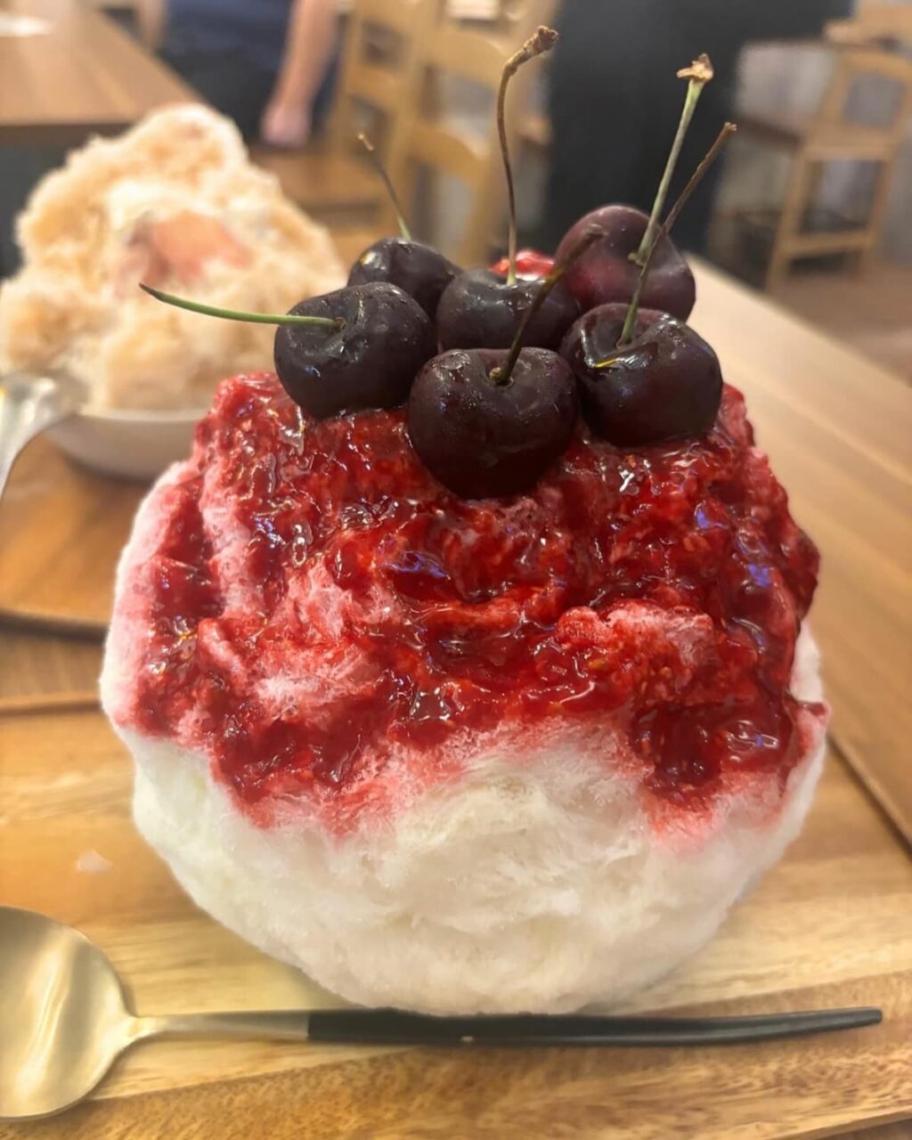 フランボワーズとアメリカンチェリーのかき氷