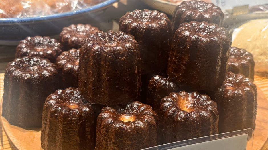 ベーカリー三三のカヌレ