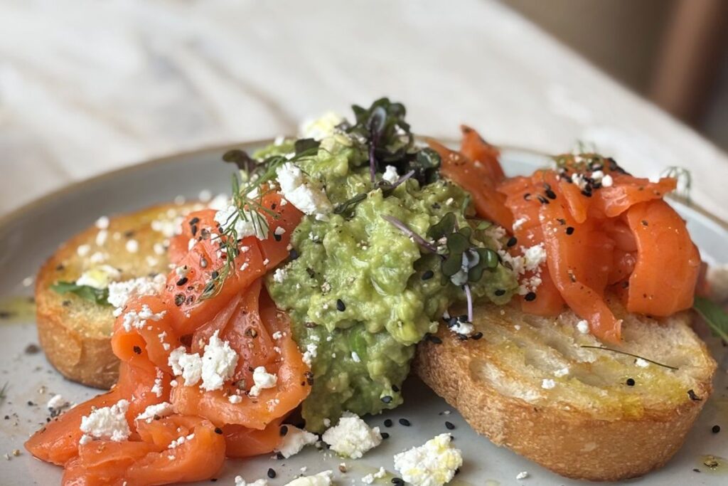 アボカドサーモントースト