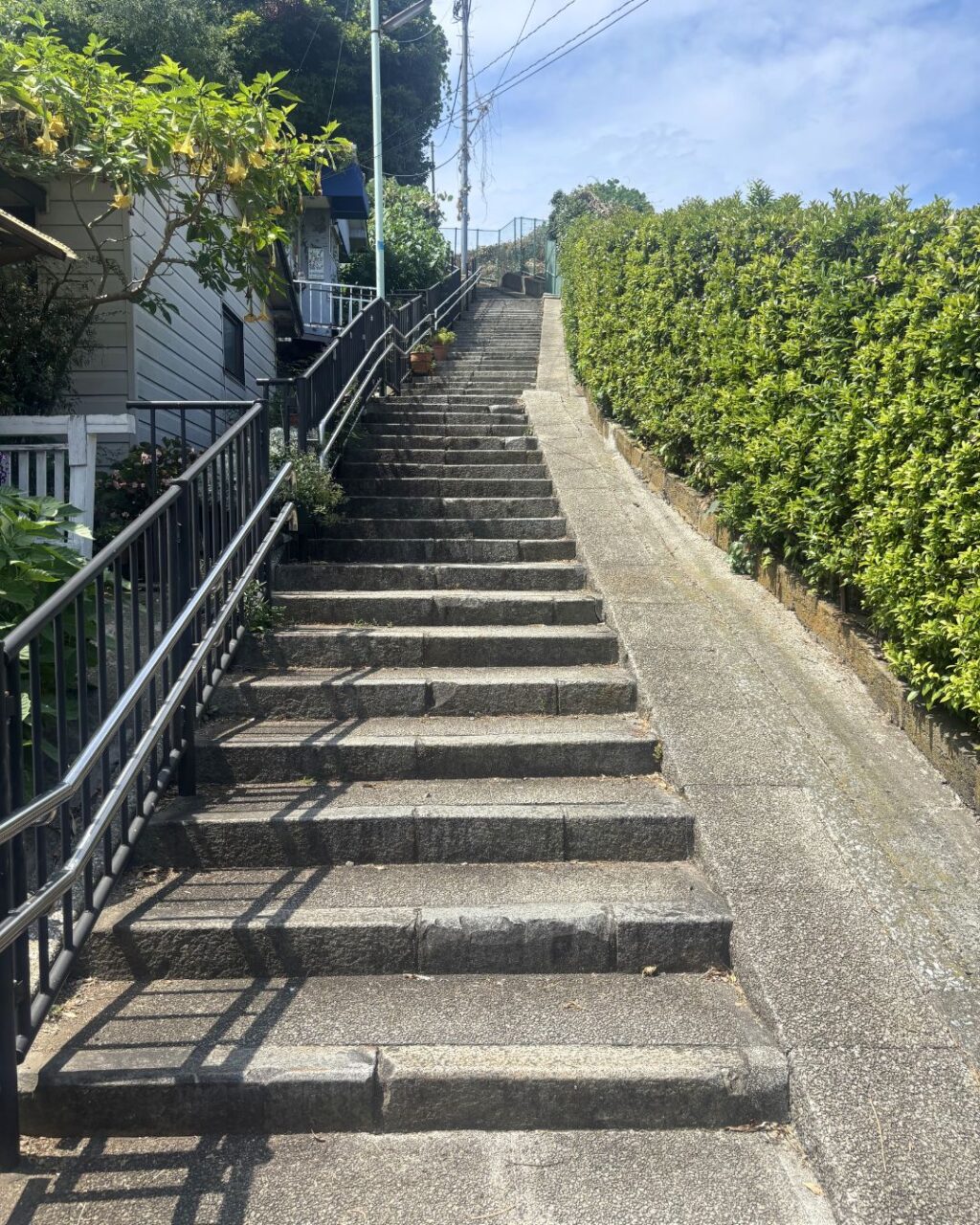 元町百段公園へ向かう階段
