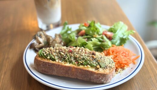 【横浜中華街】ten4 cafe｜媽祖廟小路の隠れ家カフェで、おばあちゃんの物語とアボカドトースト
