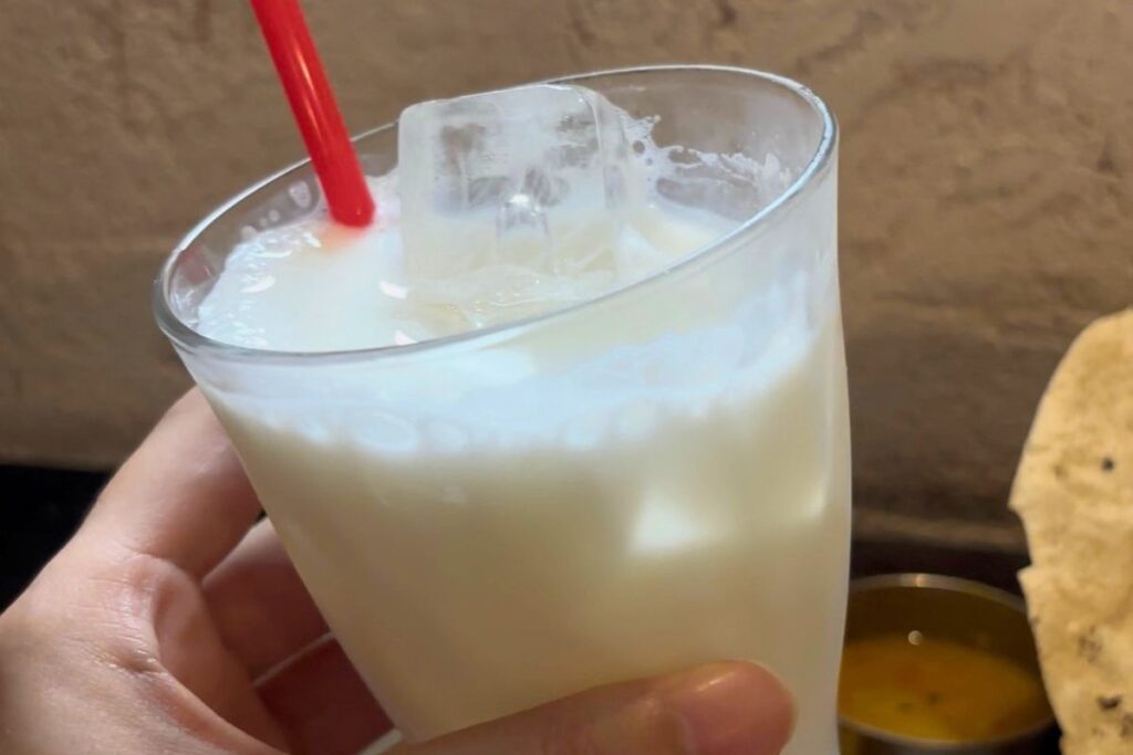 ラッシー(300円)