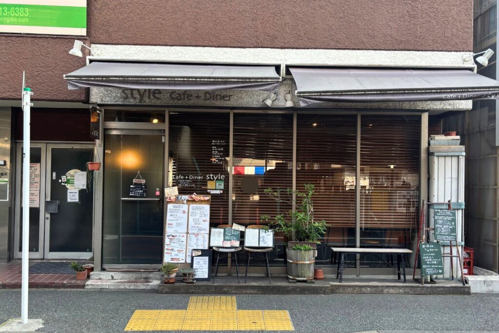 カフェプラスダイナースタイルの外観